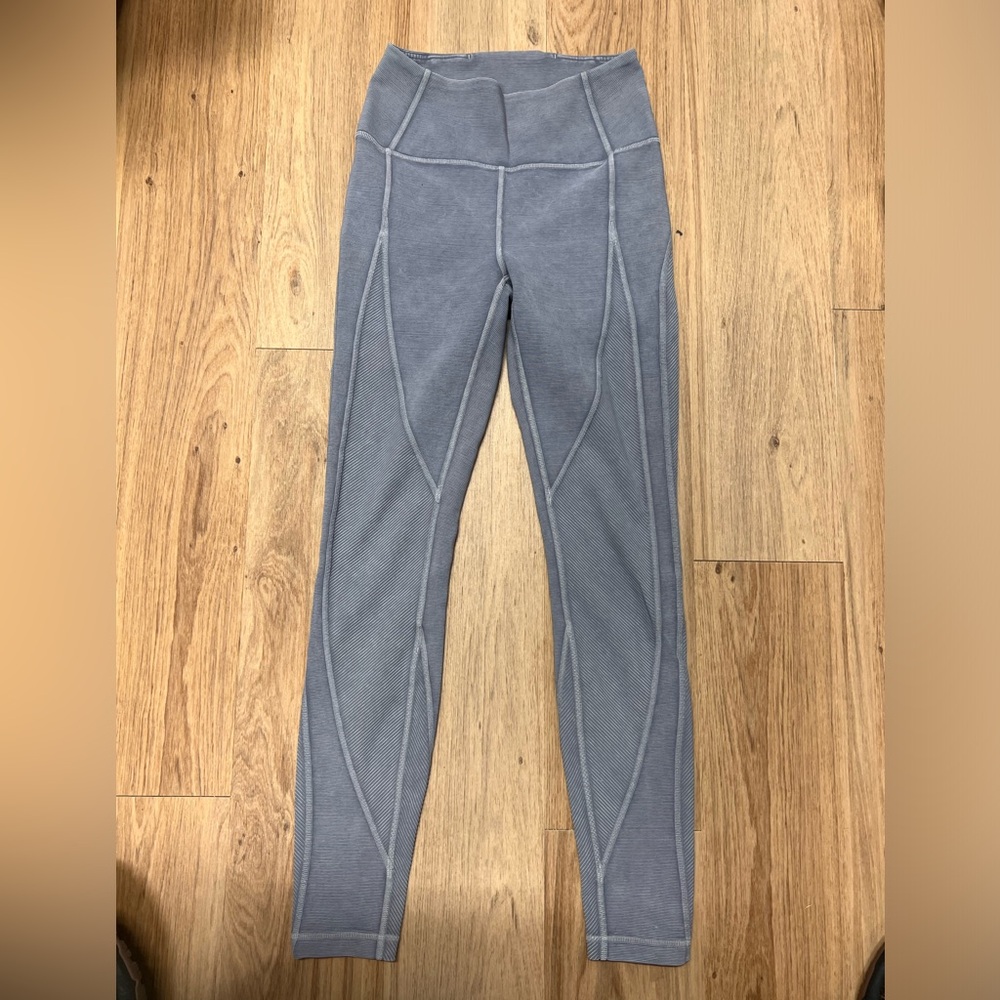 Lululemon textured grey size 4 leggings